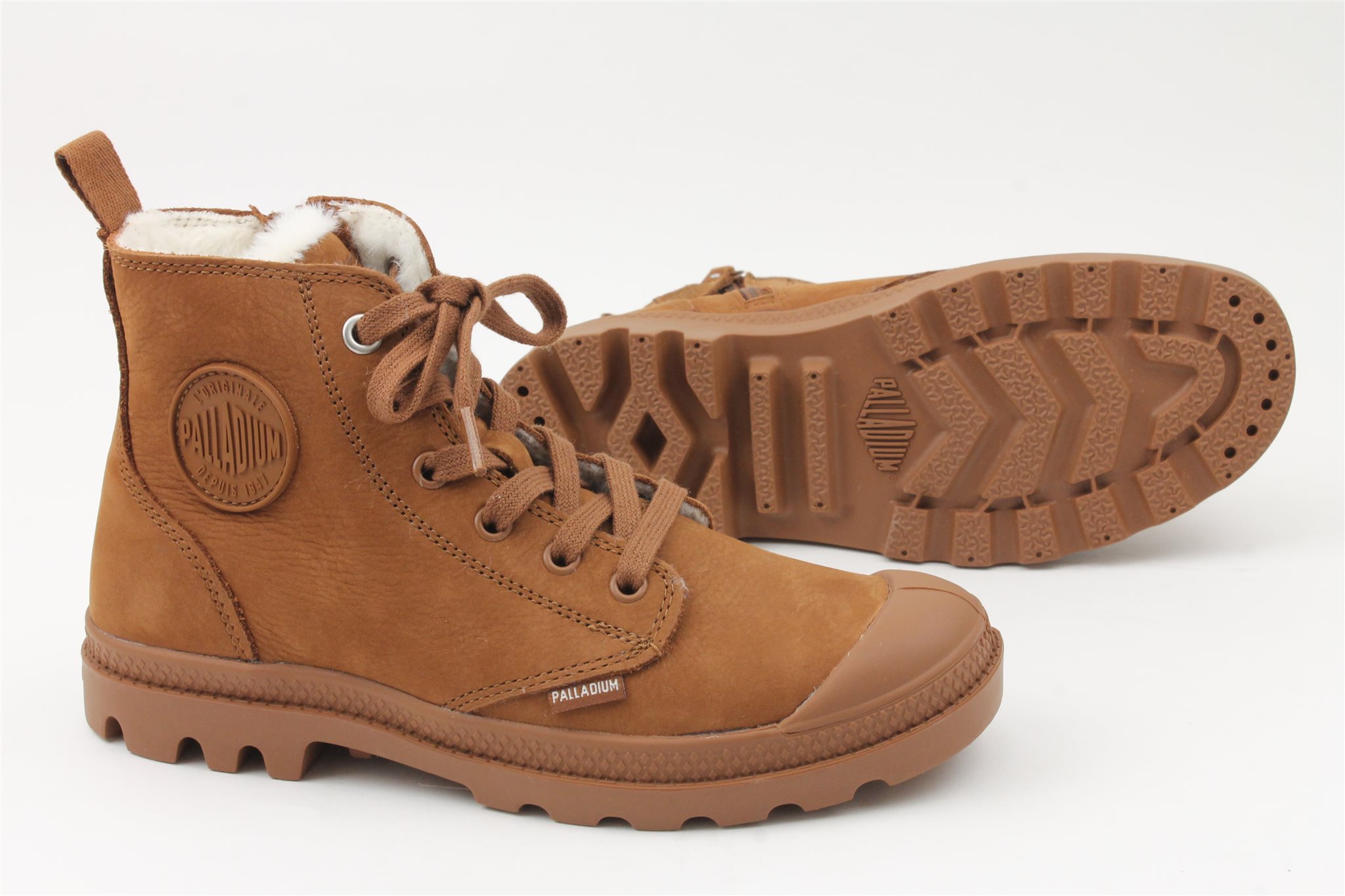 Palladium Pampa Hi Zip WL bij Happy Walker - Beoordeeld met 9,7