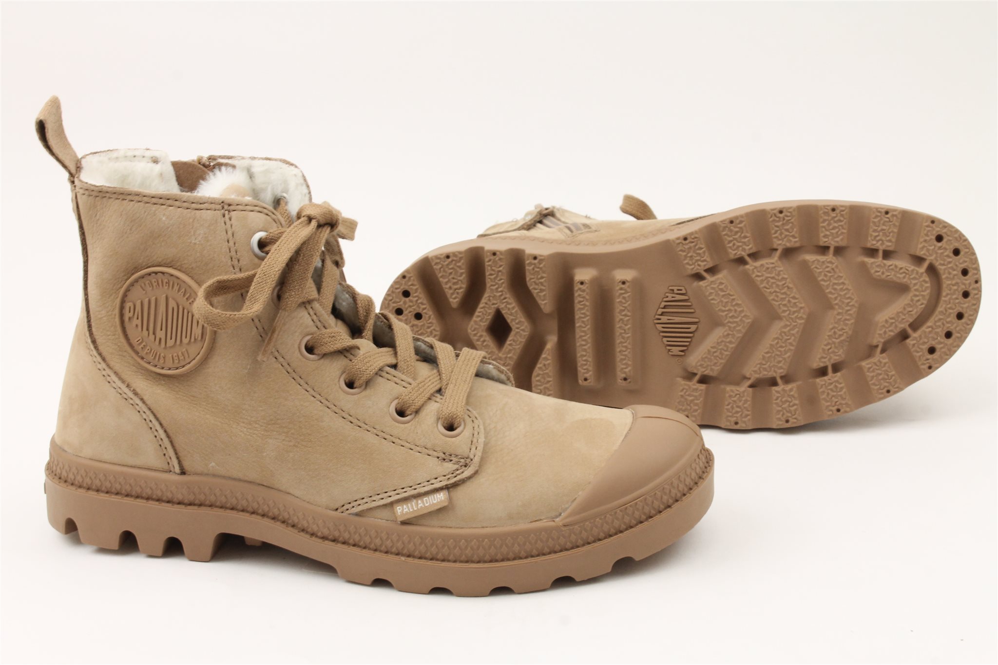 Palladium Pampa Hi Zip WL bij Happy Walker - Beoordeeld met 9,7