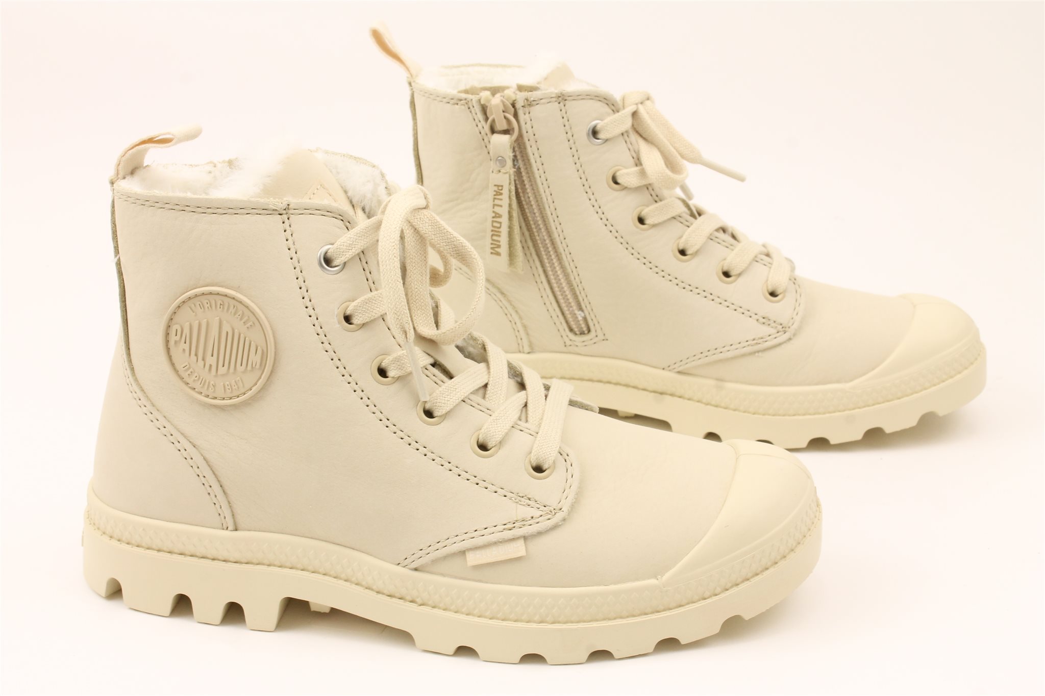 Palladium Pampa Hi Zip WL bij Happy Walker - Beoordeeld met 9,7