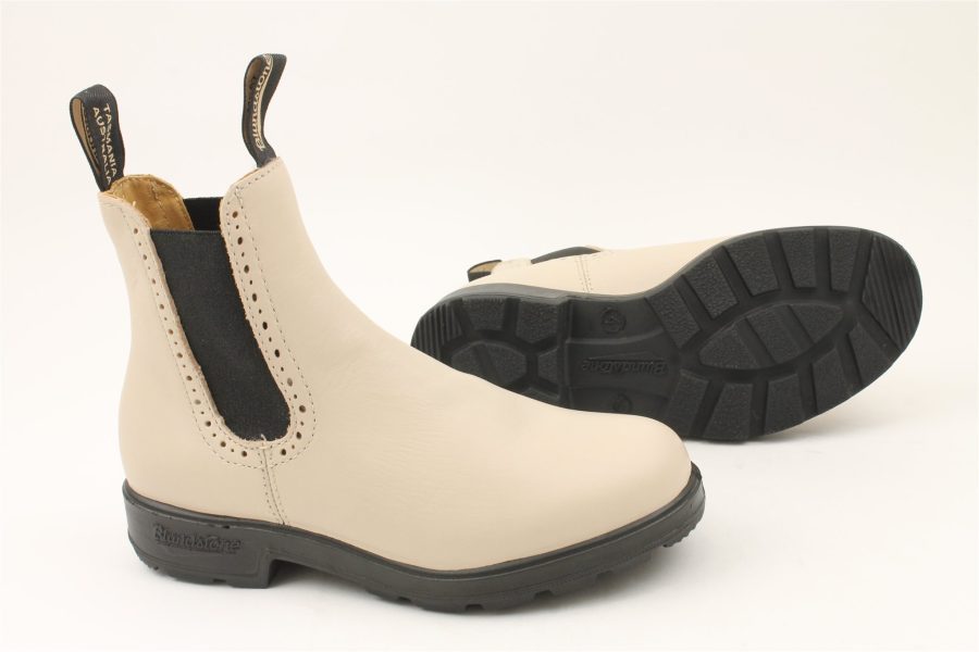 chelsea boot lady