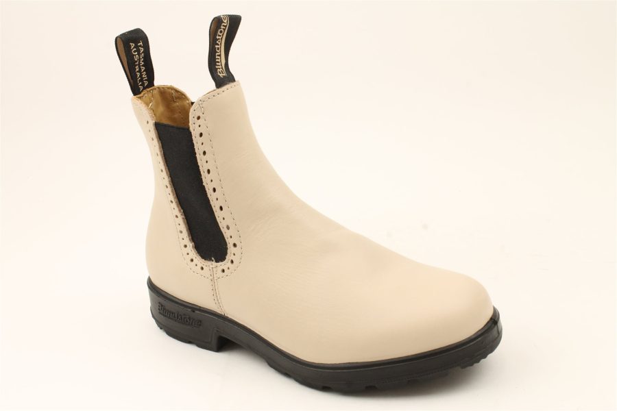 chelsea boot lady