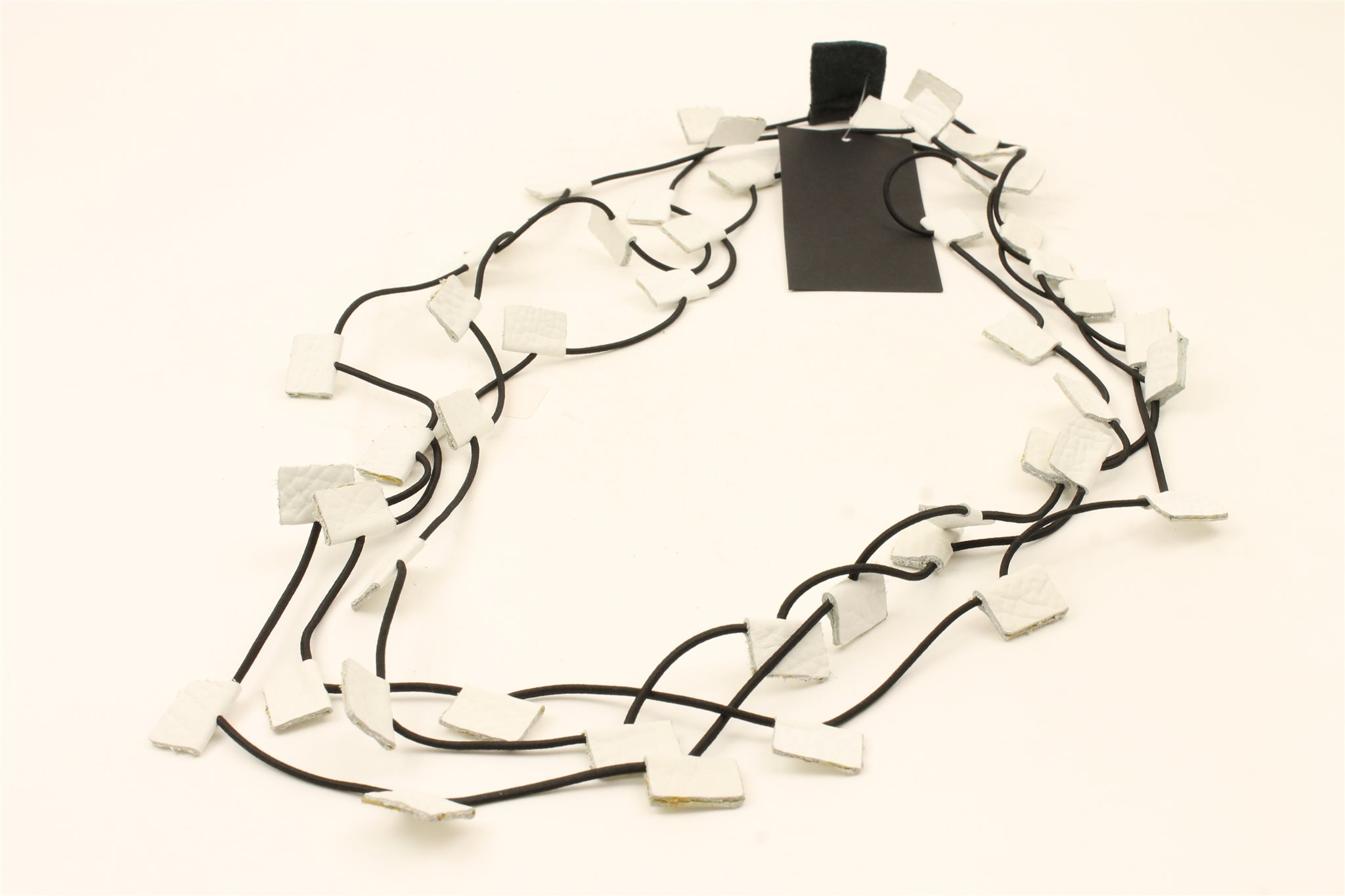 leather-necklaces-Papucei-230706155224.JPG