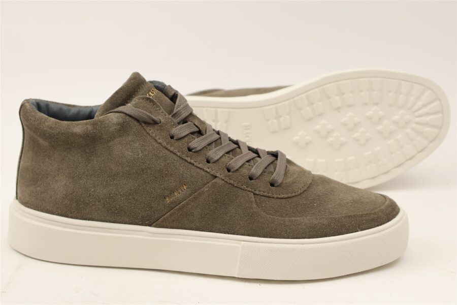 Sneaker boot