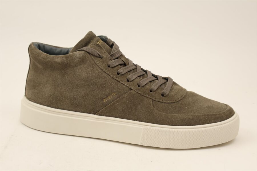 Sneaker boot