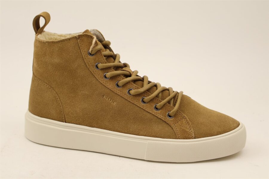 Sneaker boot